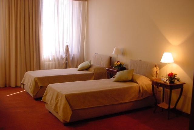 Hotel Villa San Giulio Cuneo Habitación foto